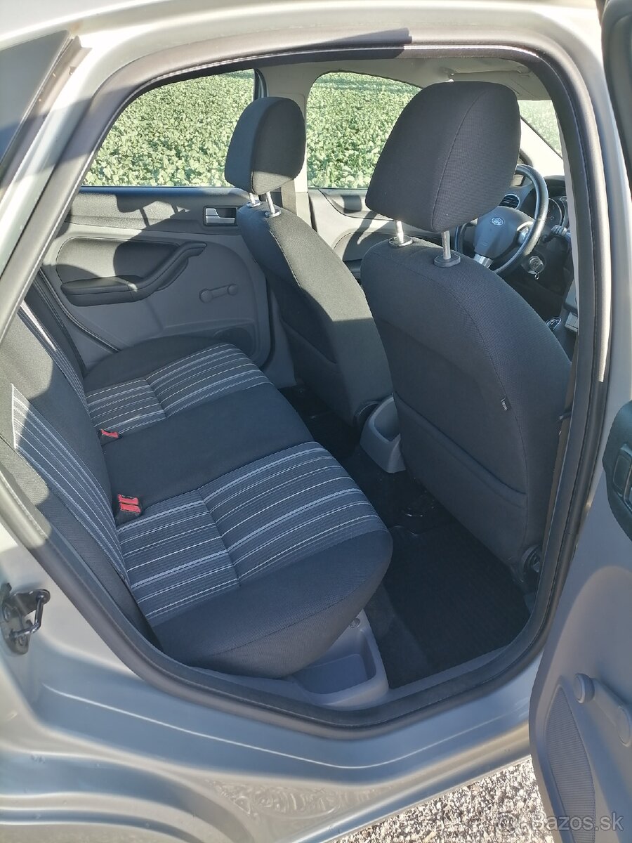 Ford Focus, benzín - 8