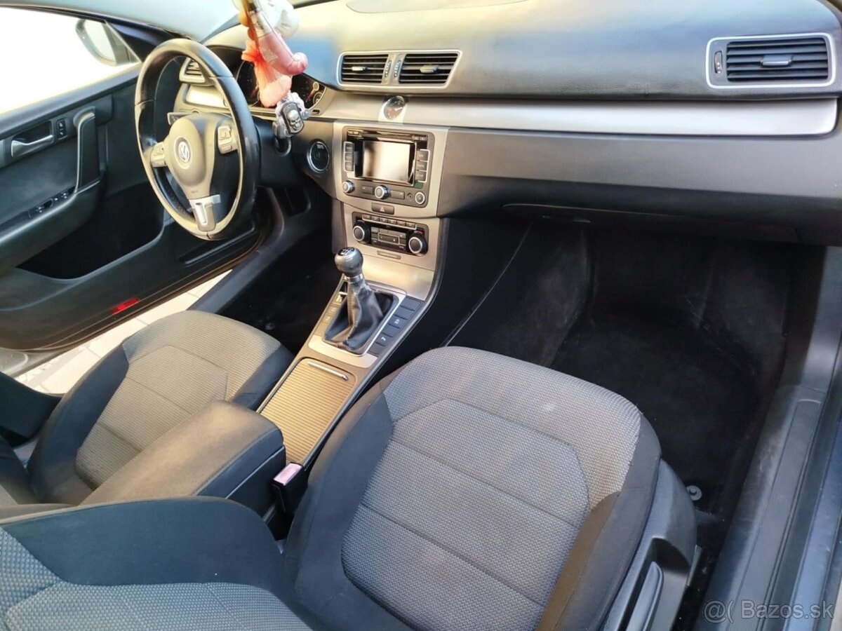 Volkswagen Passat - 8