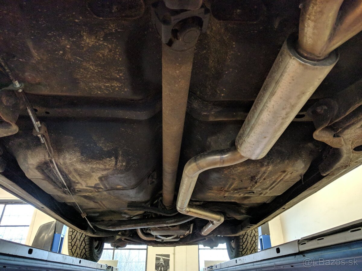 OLDSMOBILE Delta 88 Coupe - 8