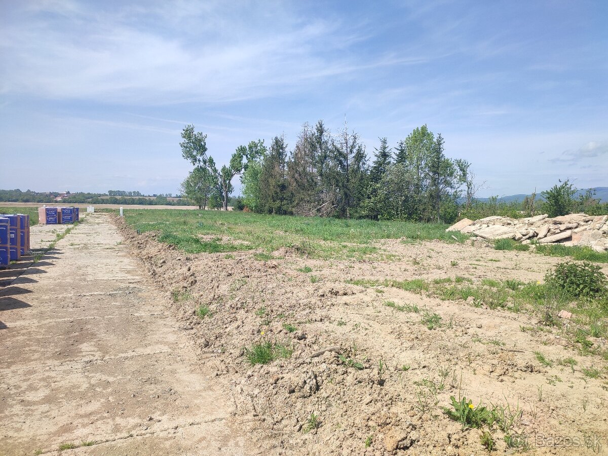 Predaj 3 pozemkov v obci Hnojné - 8