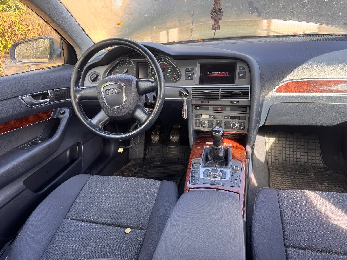 Rozpredam na náhradné diely Audi A6 C6 - 8