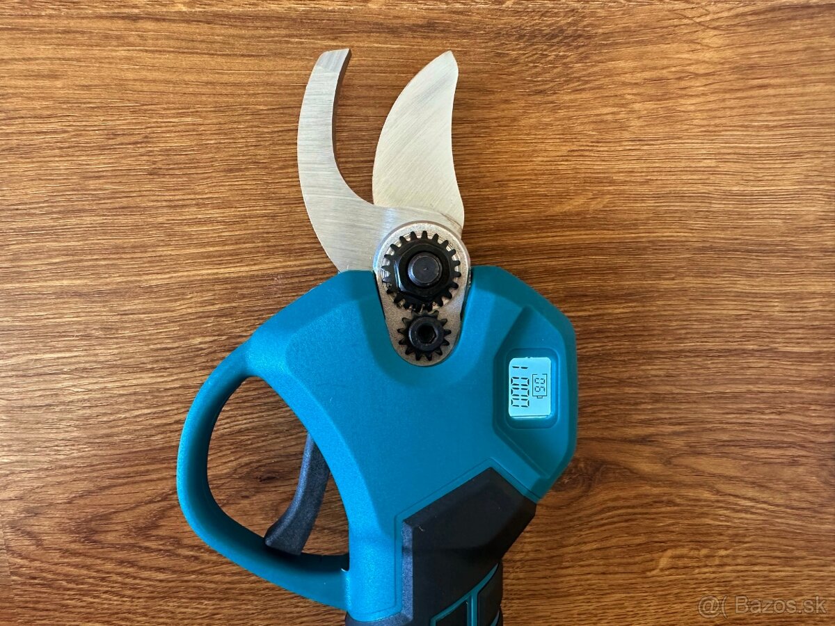 AKU bezuhlíkové záhradné nožnice na konáre 30mm - 8