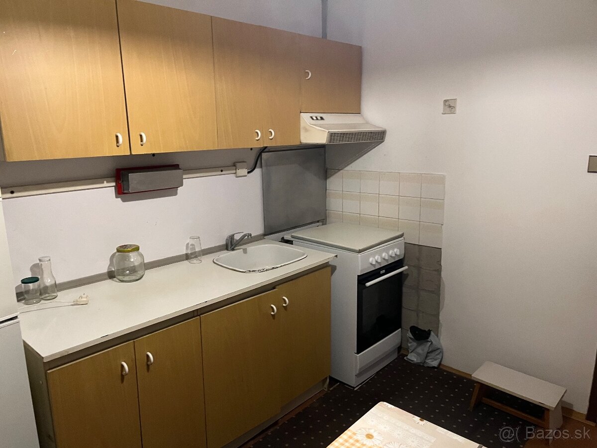 Retro starožitnosti nábytok - 8