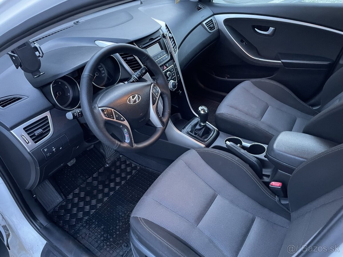 Hyundai i30 1,6 CRDI 2015 Hatchback - 8