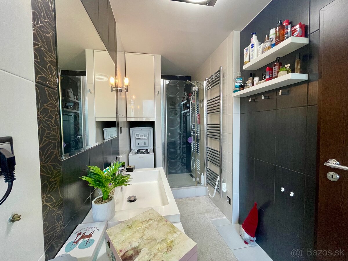 Zariadený 3 izbový byt v Komárne - 8