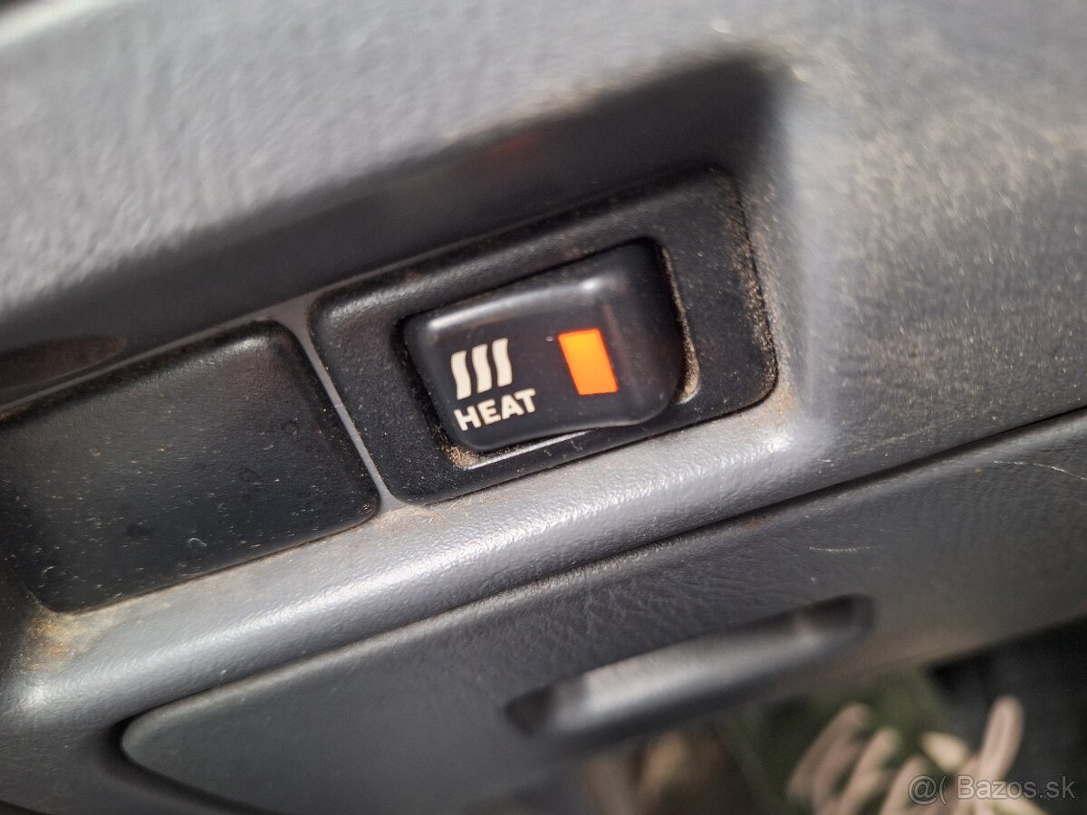 NISSAN NAVARA 2,5TD 4X4 KLÍMA ŤAŽNÉ 2006 ROK - 8