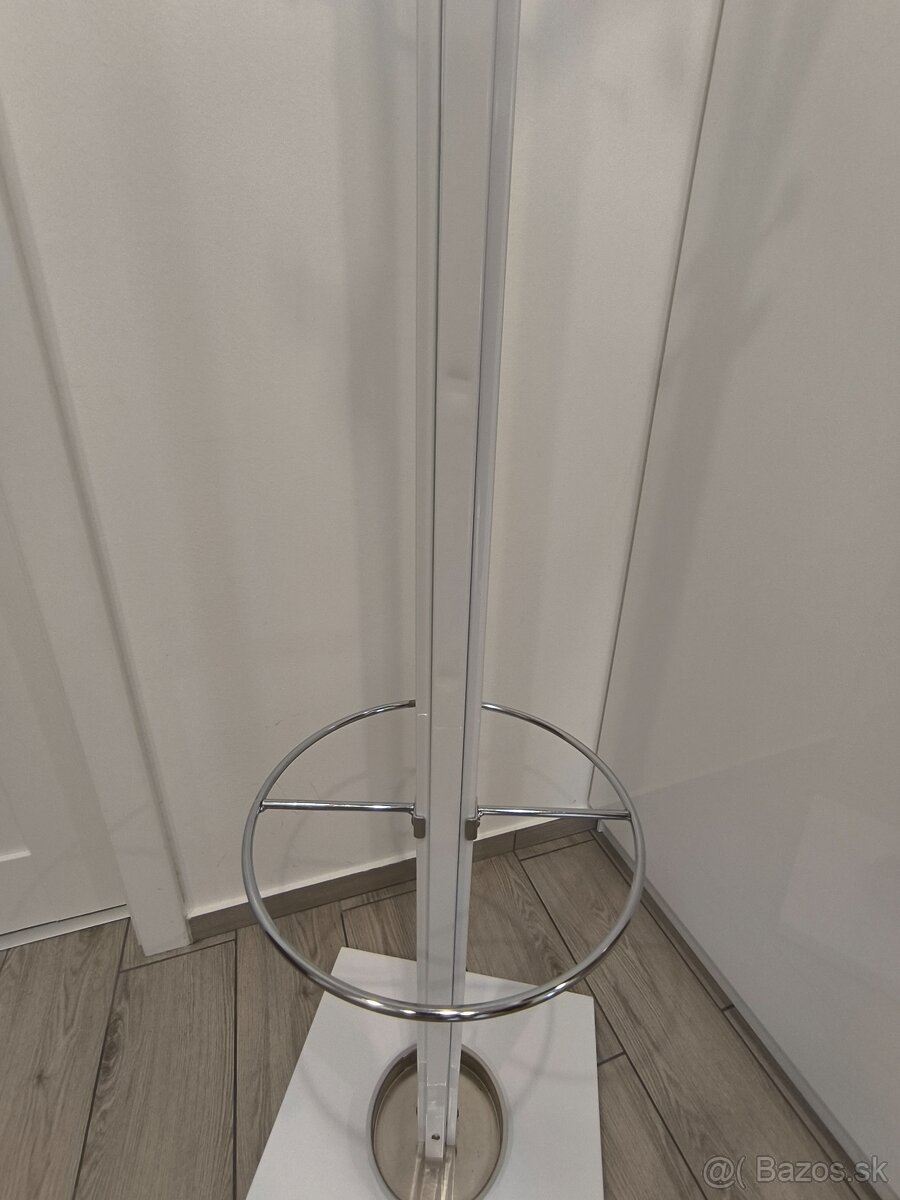 Stojanový vešiak - 8