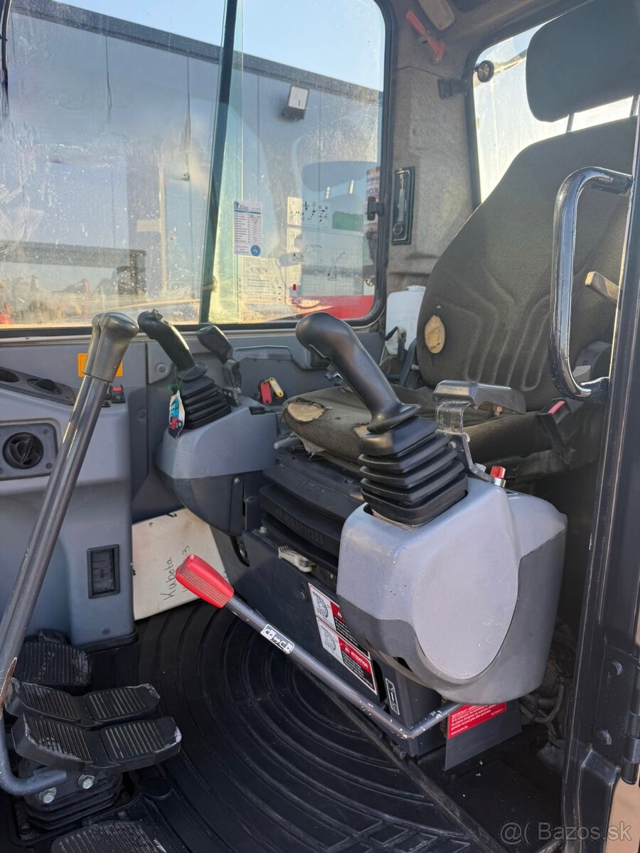 Pásový bagr KUBOTA KX080 - 8