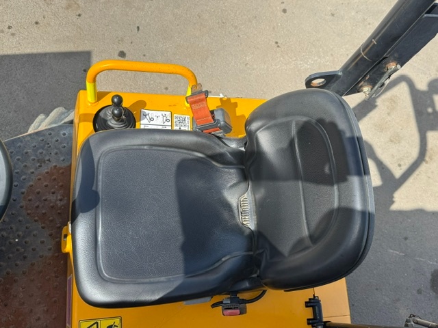 Kolový dumper JCB 1T-2S5 - 8