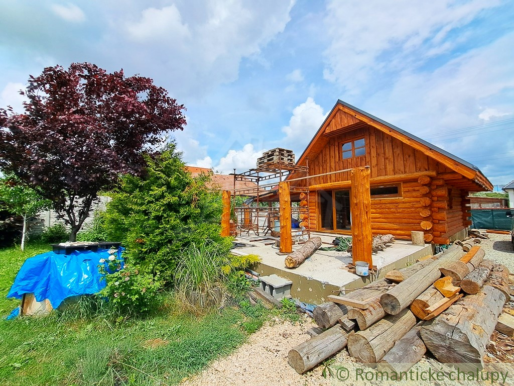 Zrubový domček v tichej časti obce Lehota vhodný na rekreá - 8