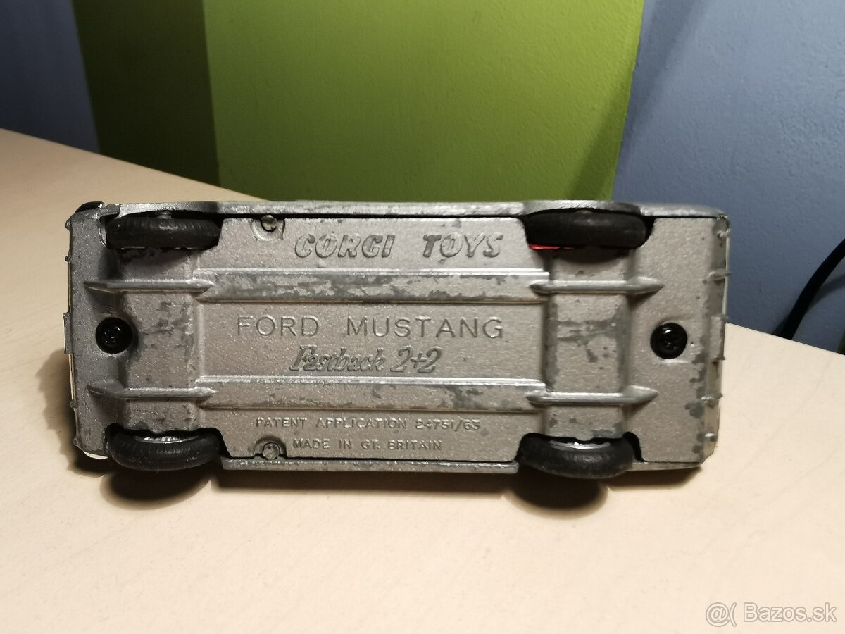 Corgi toys Ford Mustang - 8