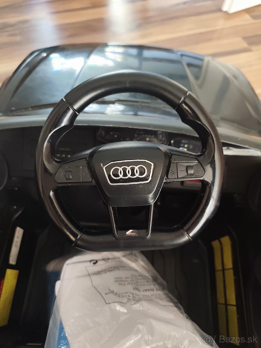 Detské elektrické autíčko AUDI RS6 - 8