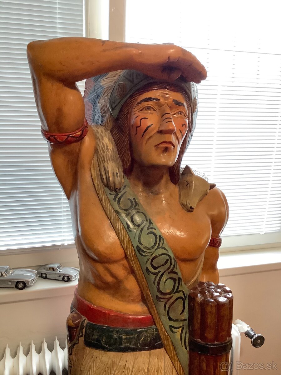 Stará dřevěná socha Indiána 180cm - 8