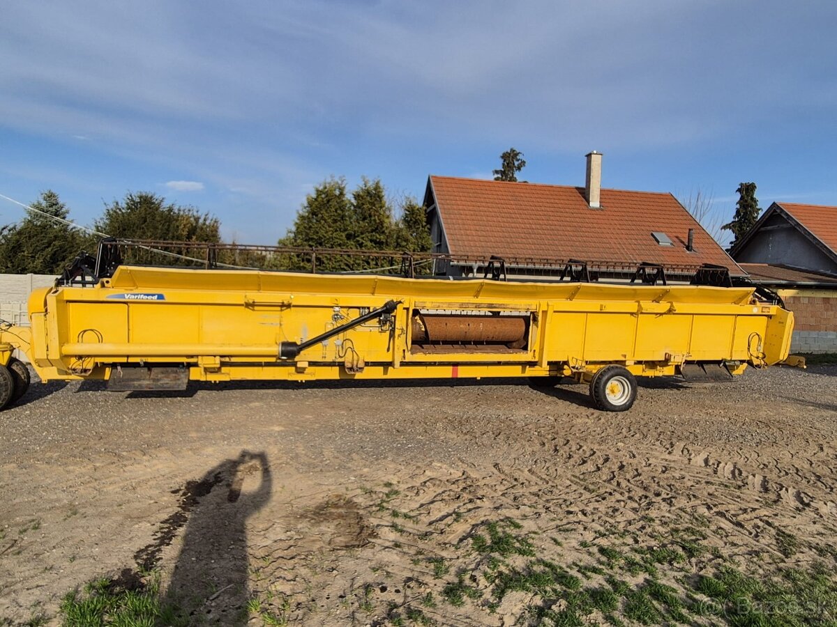 Kombajn New Holland CR9080 - 8