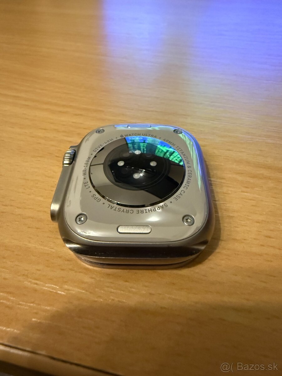 Apple Watch Ultra (GPS + Cellular) - 8