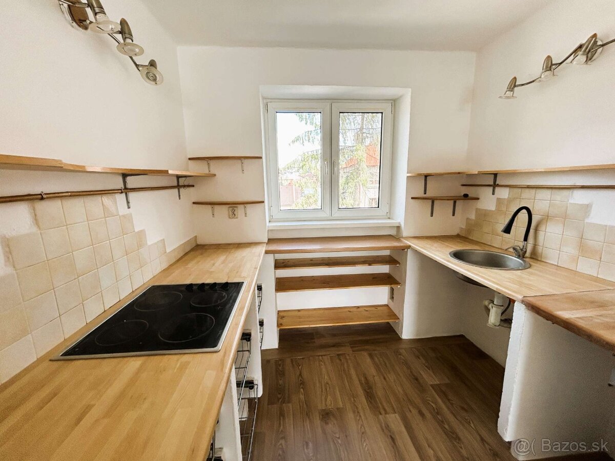 Zvolen, ul. Šoltésovej – priestranný, slnečný 2-izbový byt s - 8