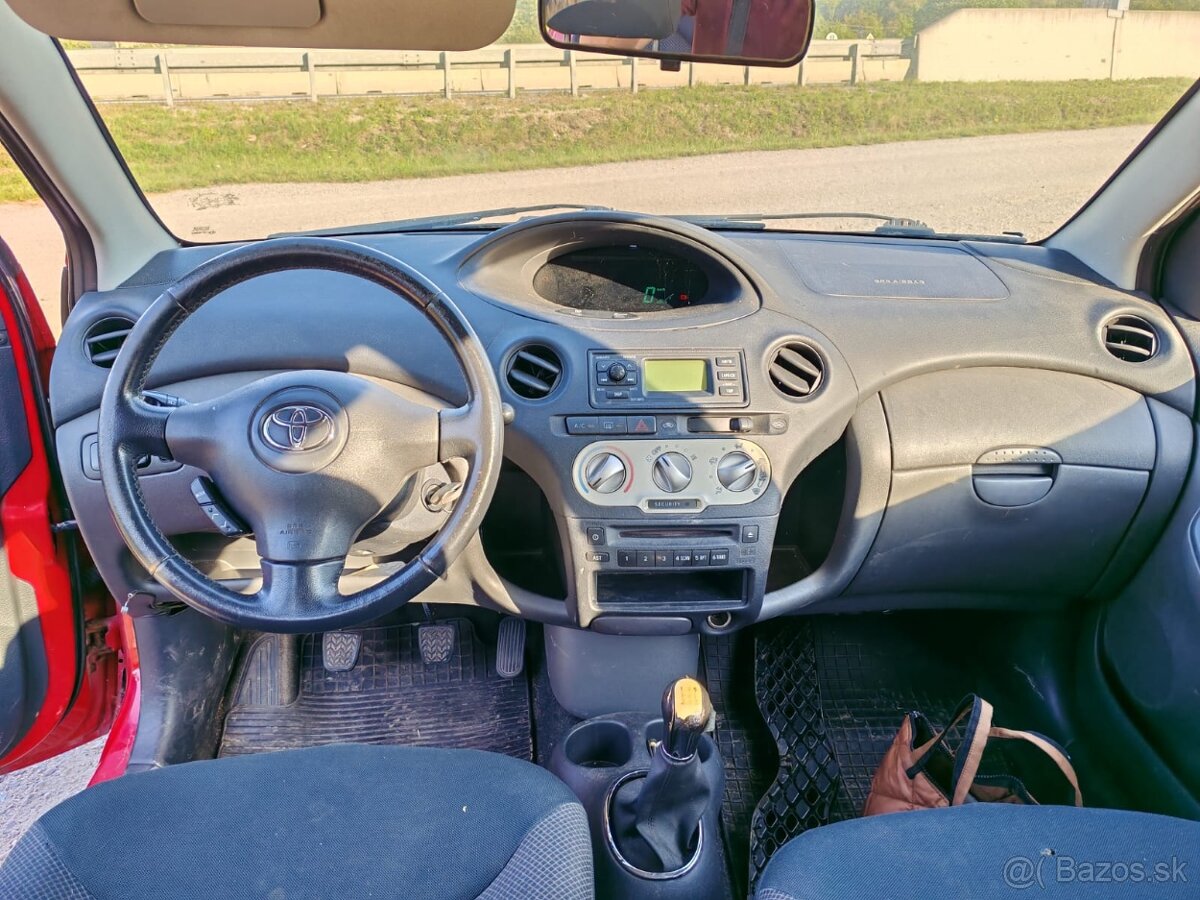 Toyota Yaris 2005, 1.3, benzin - 8