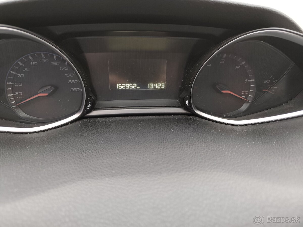 Peugeot 308 2014 1.6 - 8