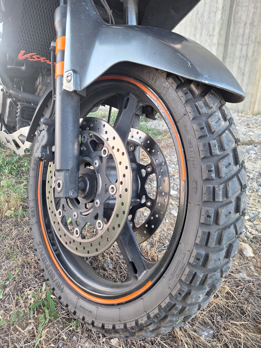 Suzuki Vetrom DL650 - 8