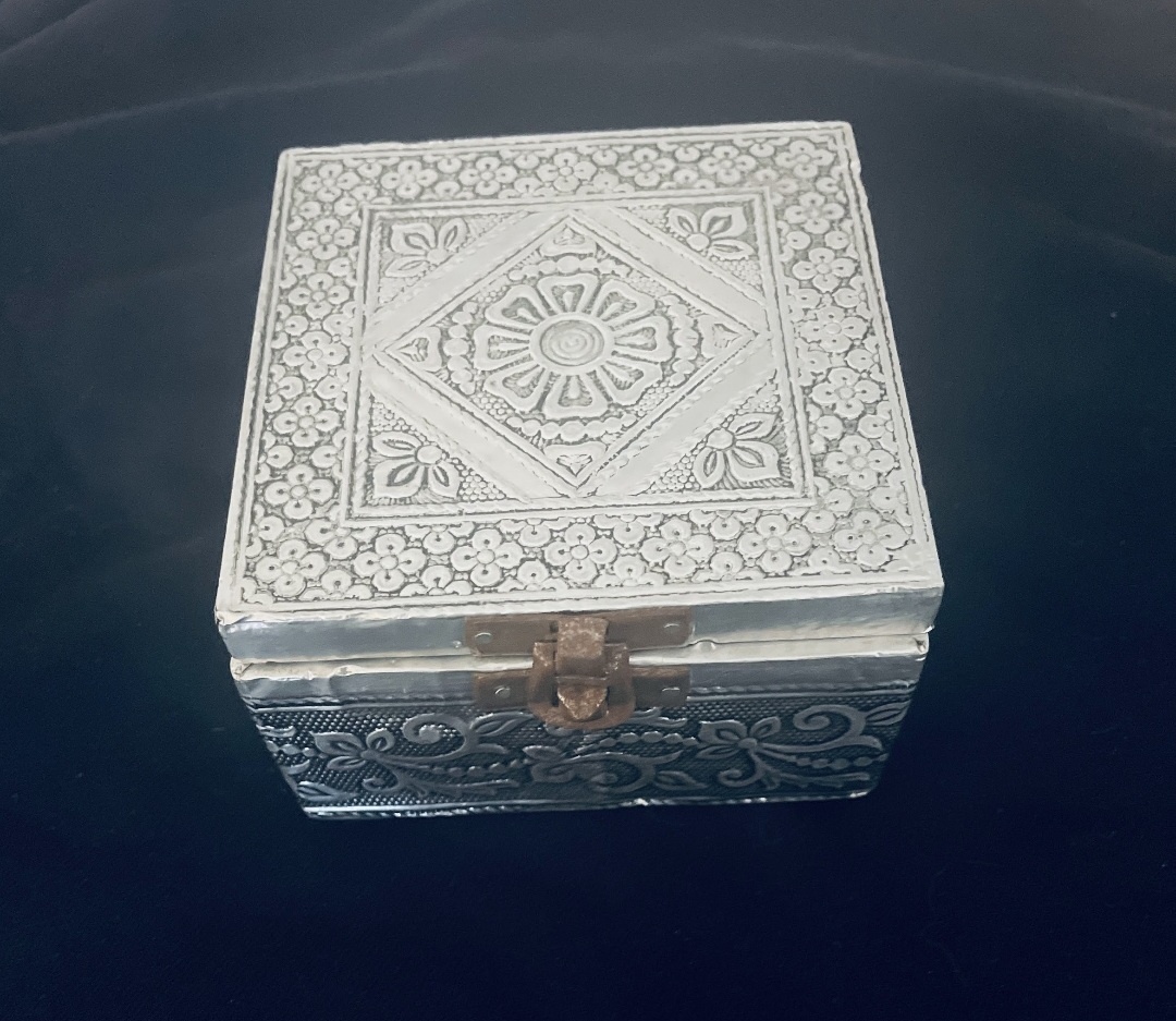 Starožitné šperkovnice a hrebeň - 8