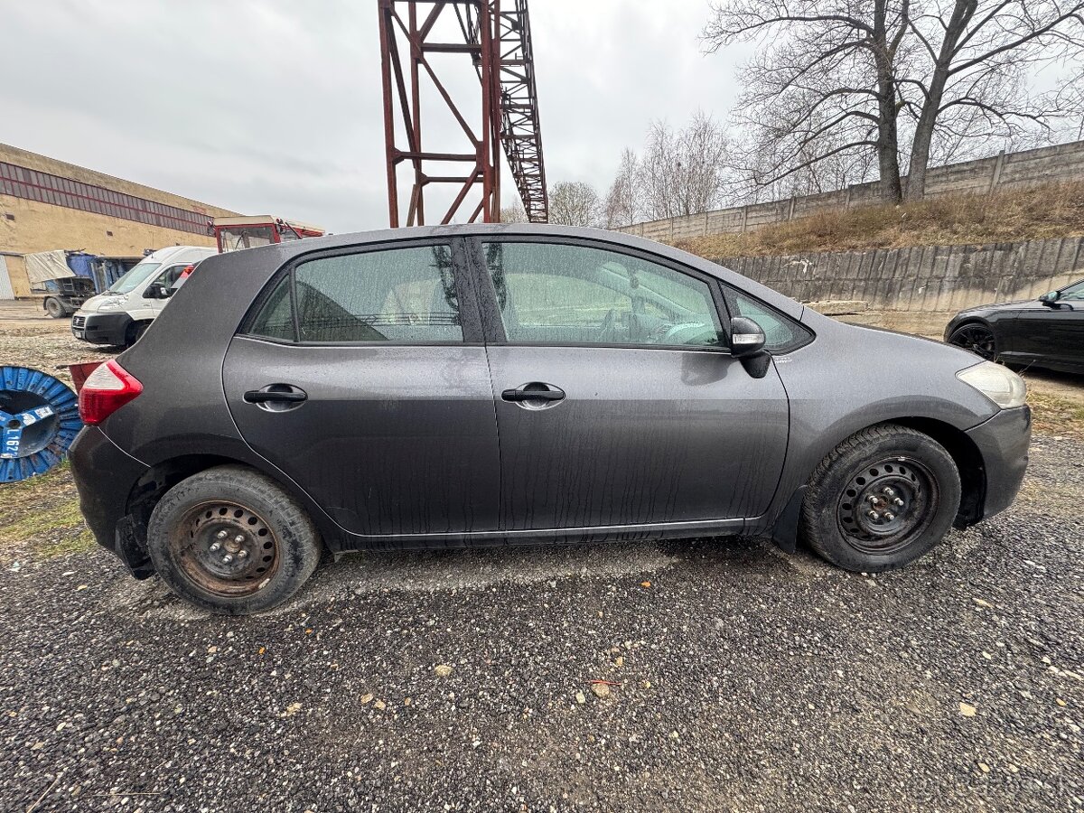 Toyota auris 2010 - 8