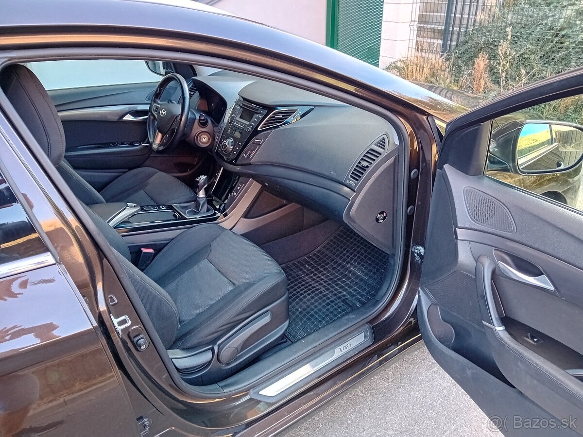 predaj auta Hyundai i40 CRDi - 8