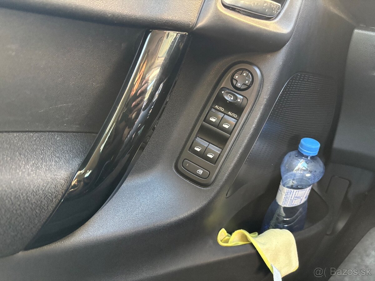 Citroen C3 benzin 1.2 - 8