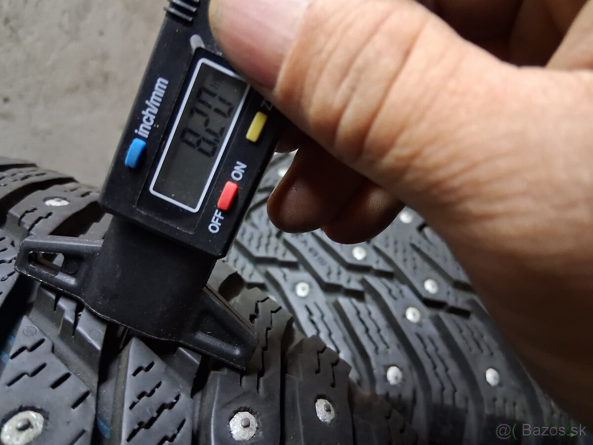 Nokian 215/55 R17 - 8