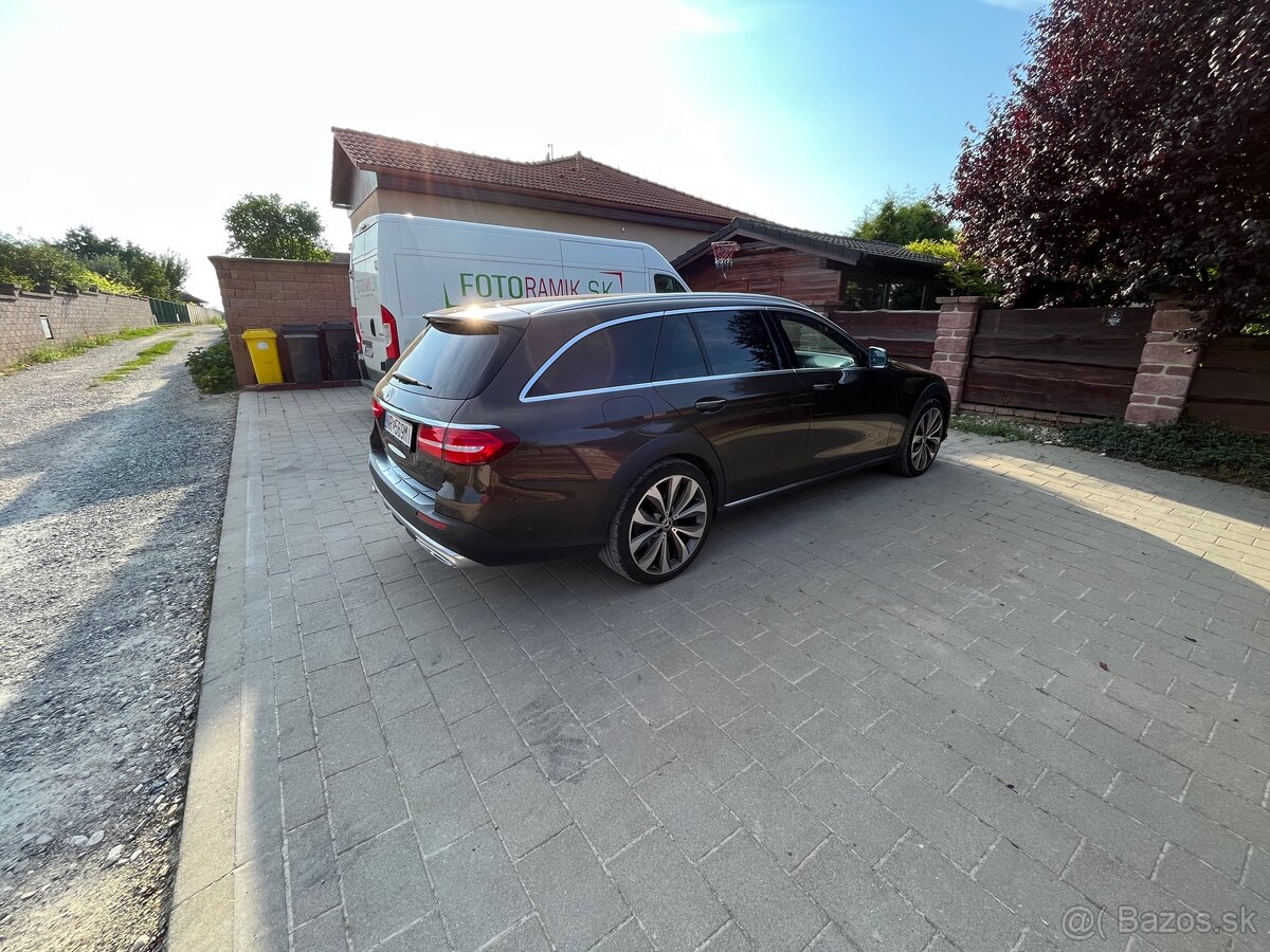 Mercedes Benz E220 4matic All-terrain- cena s DPH - 8