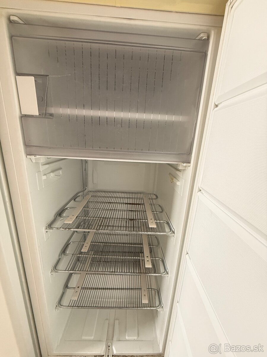 Predám staršiu funkčnú mrazničku - 8