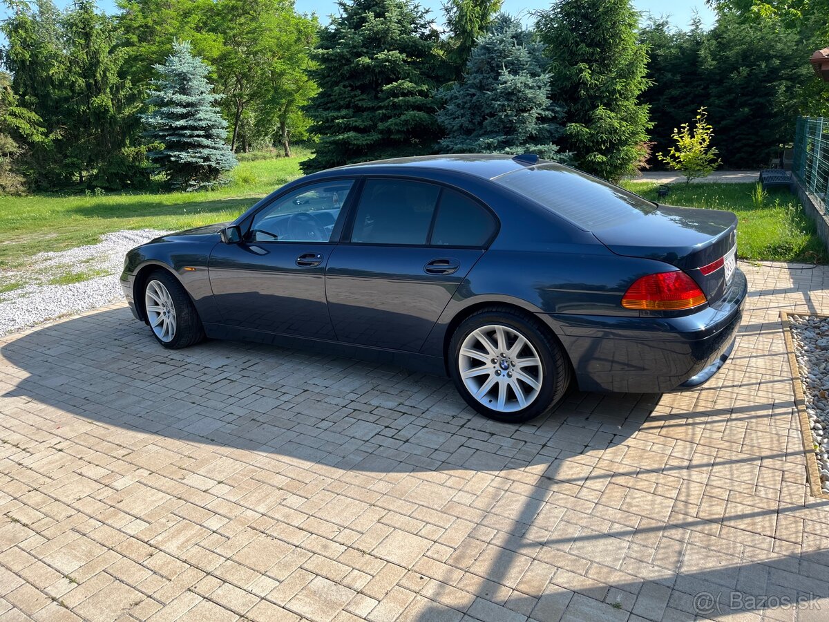 BMW 760i - 8