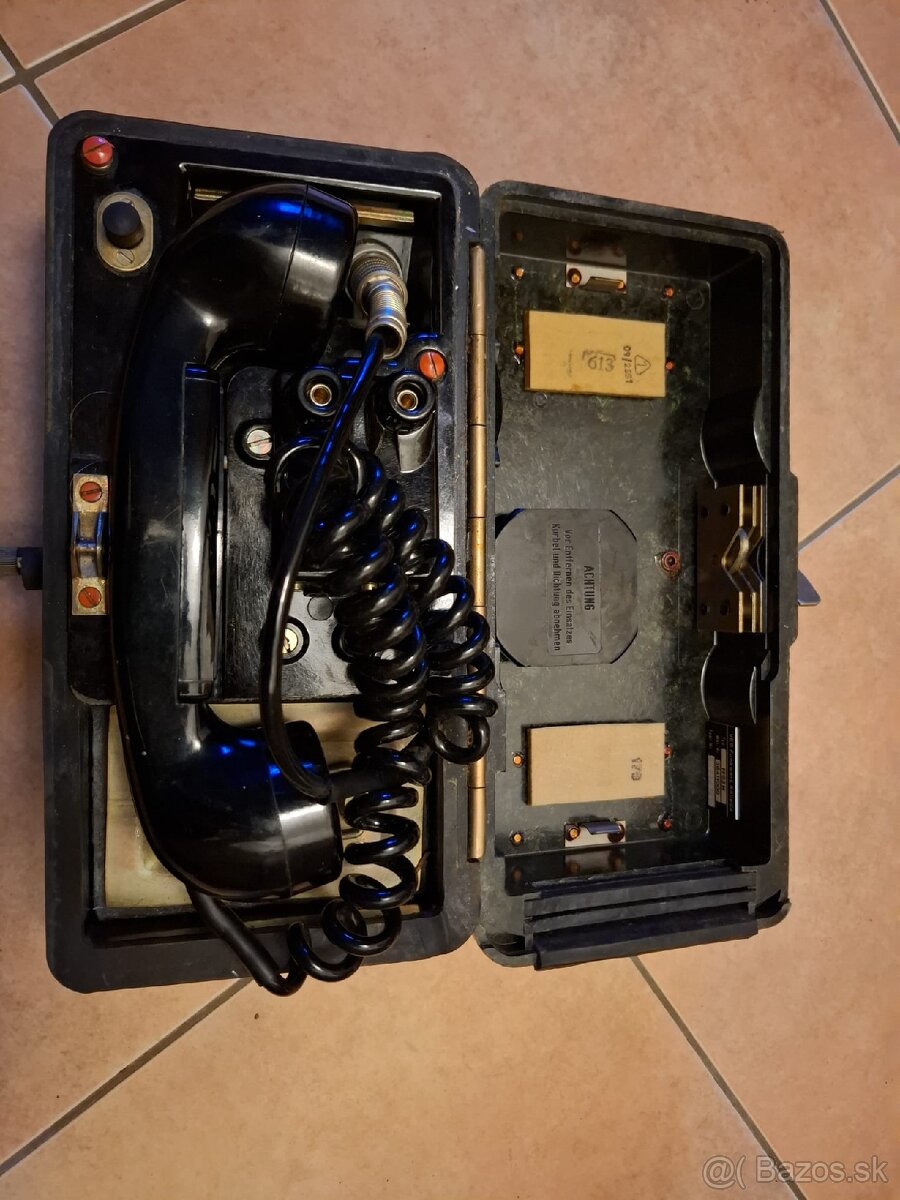 Vojenský telefón - 8