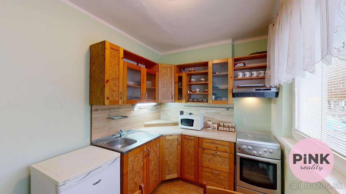 REZERVOVANÉ PINK Reality Na prenájom 2 izbový byt v centre m - 8
