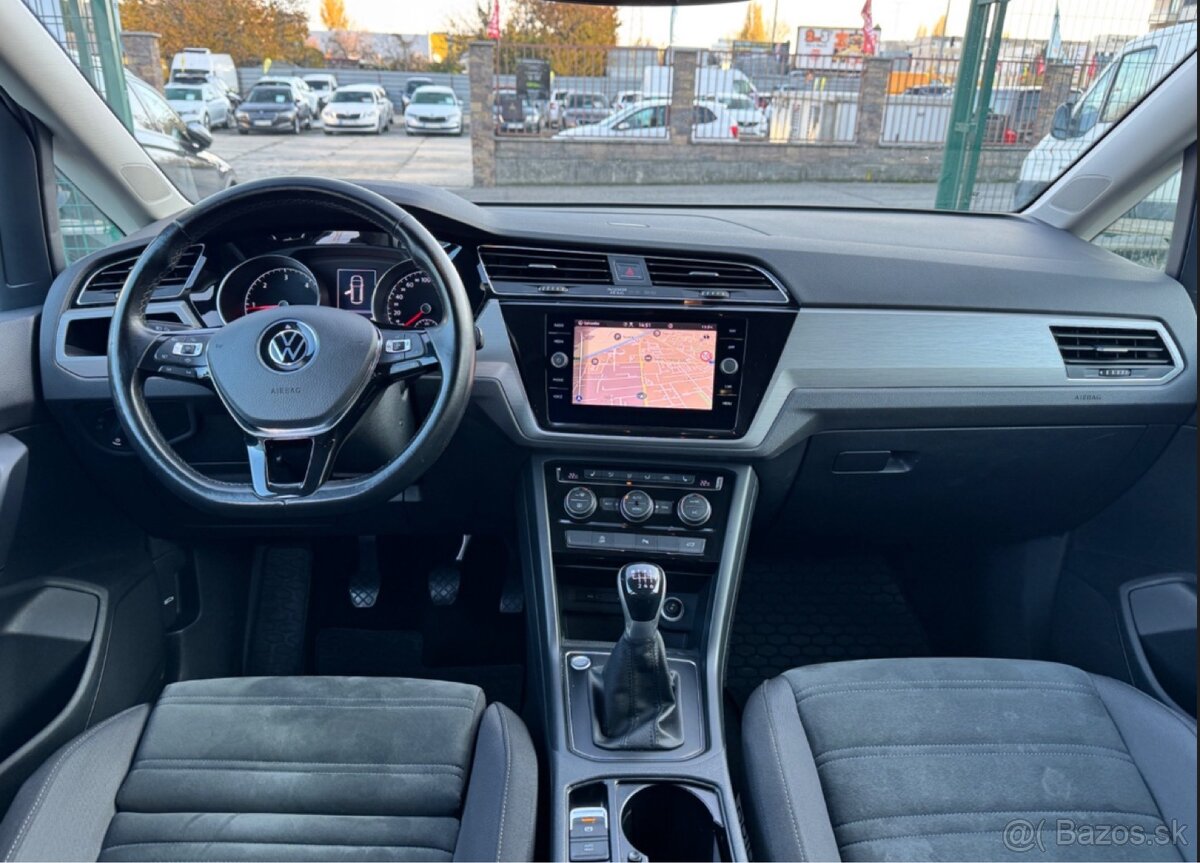 Volkswagen Touran 2.0 TDI Comfortline - 8