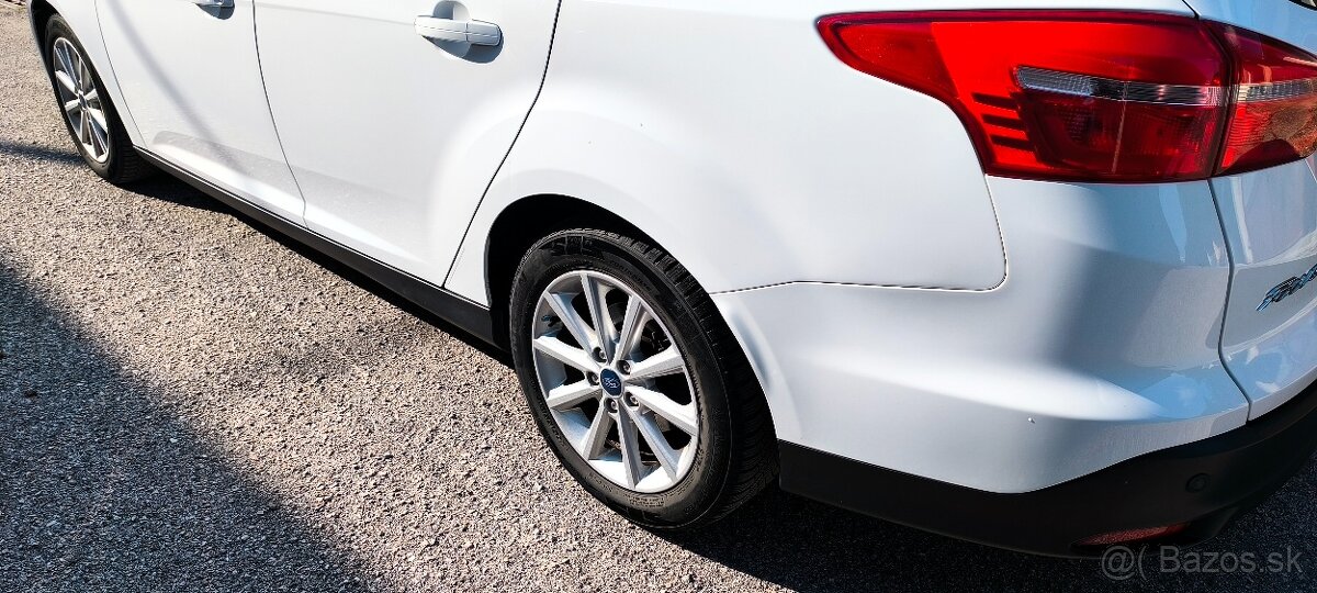 Ford Focus Kombi 1.0 EcoBoost Titanium X - 8