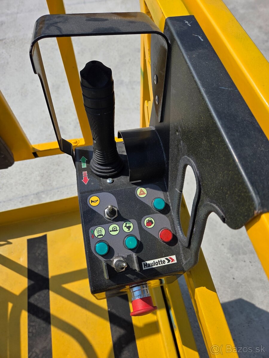 Nožnicová pracovná plošina Haulotte Compact 12 - 8