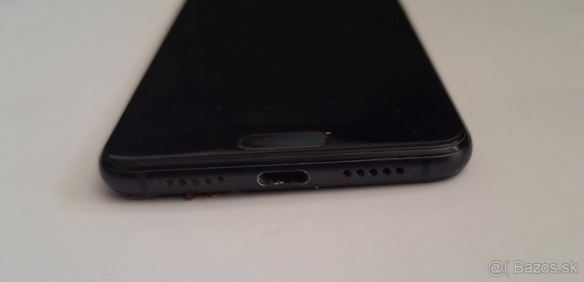 Display na mobil HUAWEI P20 a a fotoaparáty. - 8