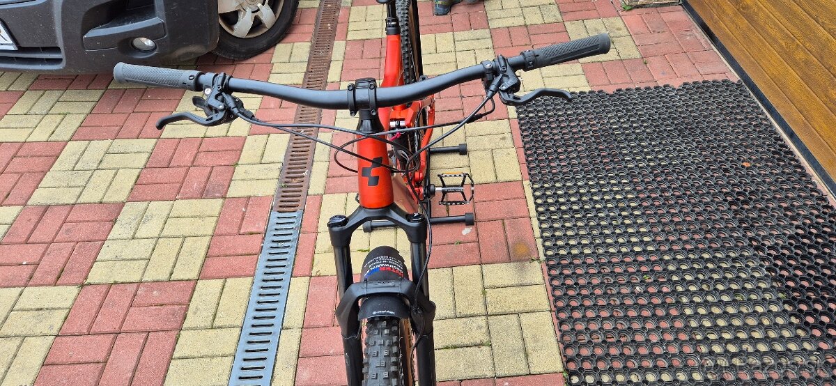 Celoodpružený horský bicykel značky CUBE - 8