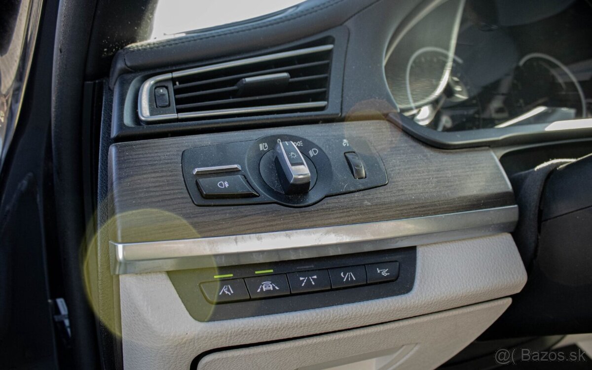 BMW 750i xDrive 2015 - 8