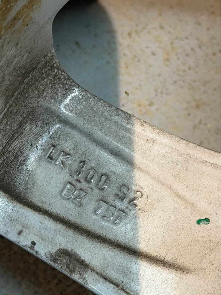 4 x disky na subaru alutec 7.5jx17h2 et48 5x100 kba48526 - 8