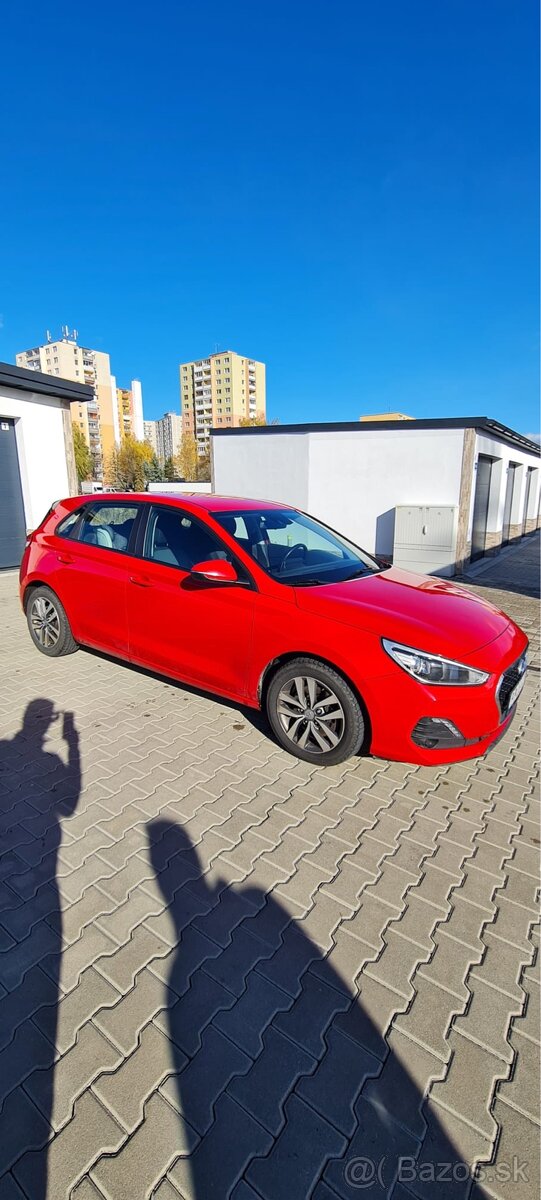 HYUNDAI i30 1.6 CRDI 85kw 6-stupňová - 8
