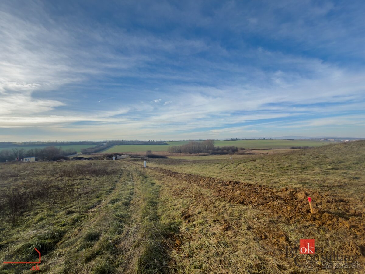 Na predaj stavebné pozemky - 8