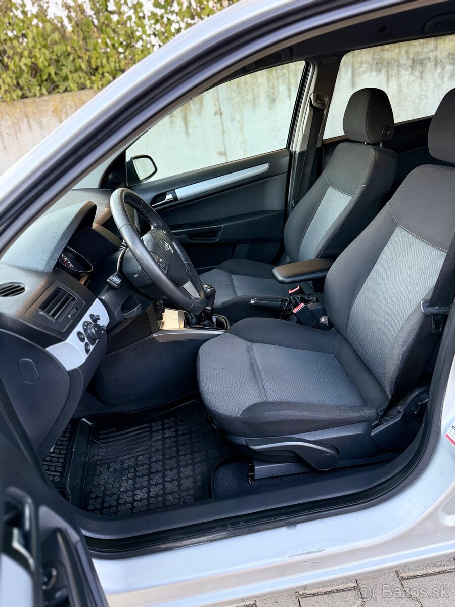 Opel Astra Combi - 8