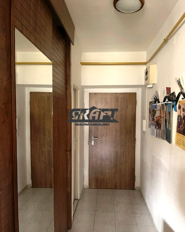 Svetlý, čiastočne zrekonštruovaný 4-izb. byt Svetlá ul. - BA - 8