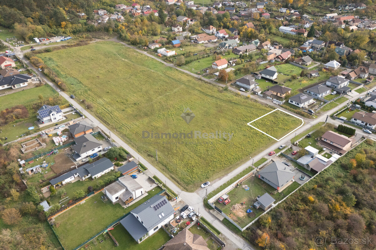 NA PREDAJ STAVEBNÝ POZEMOK V OBCI ĎURKOV - 8