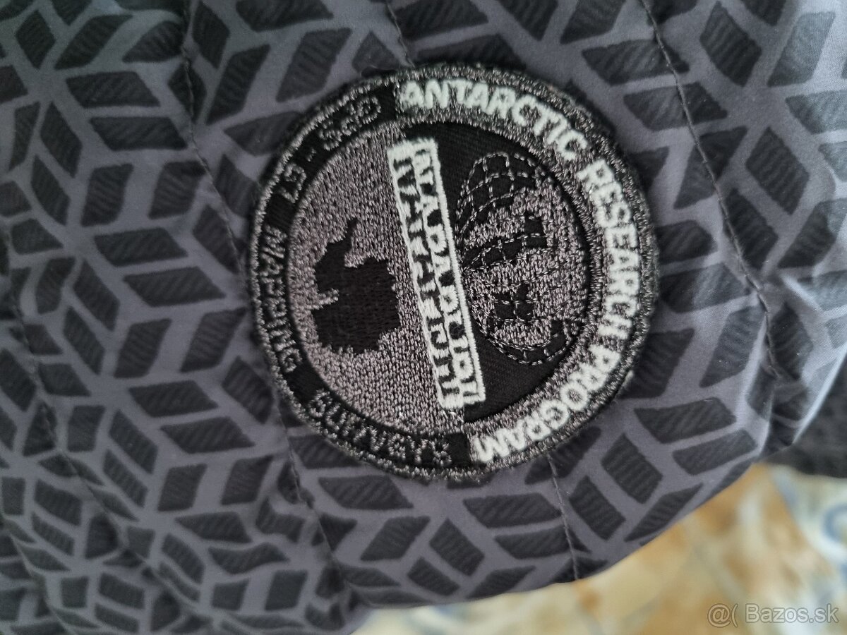 nová sivo-čierna dámska bunda Napapijri veľ. 40 - 8