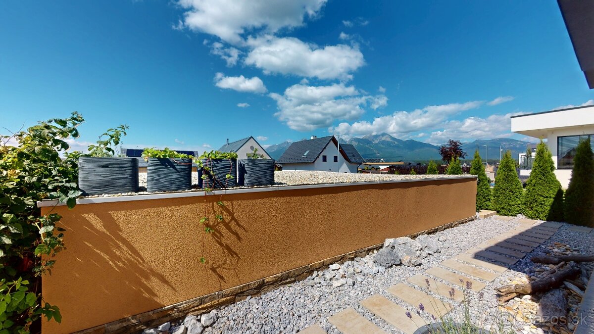 NADŠTANDARDNÝ RODINNÝ DOM - 8