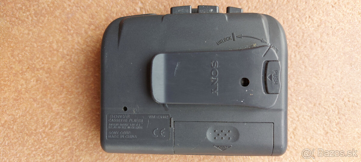 Predám Walkman SONY,AIWA - 8