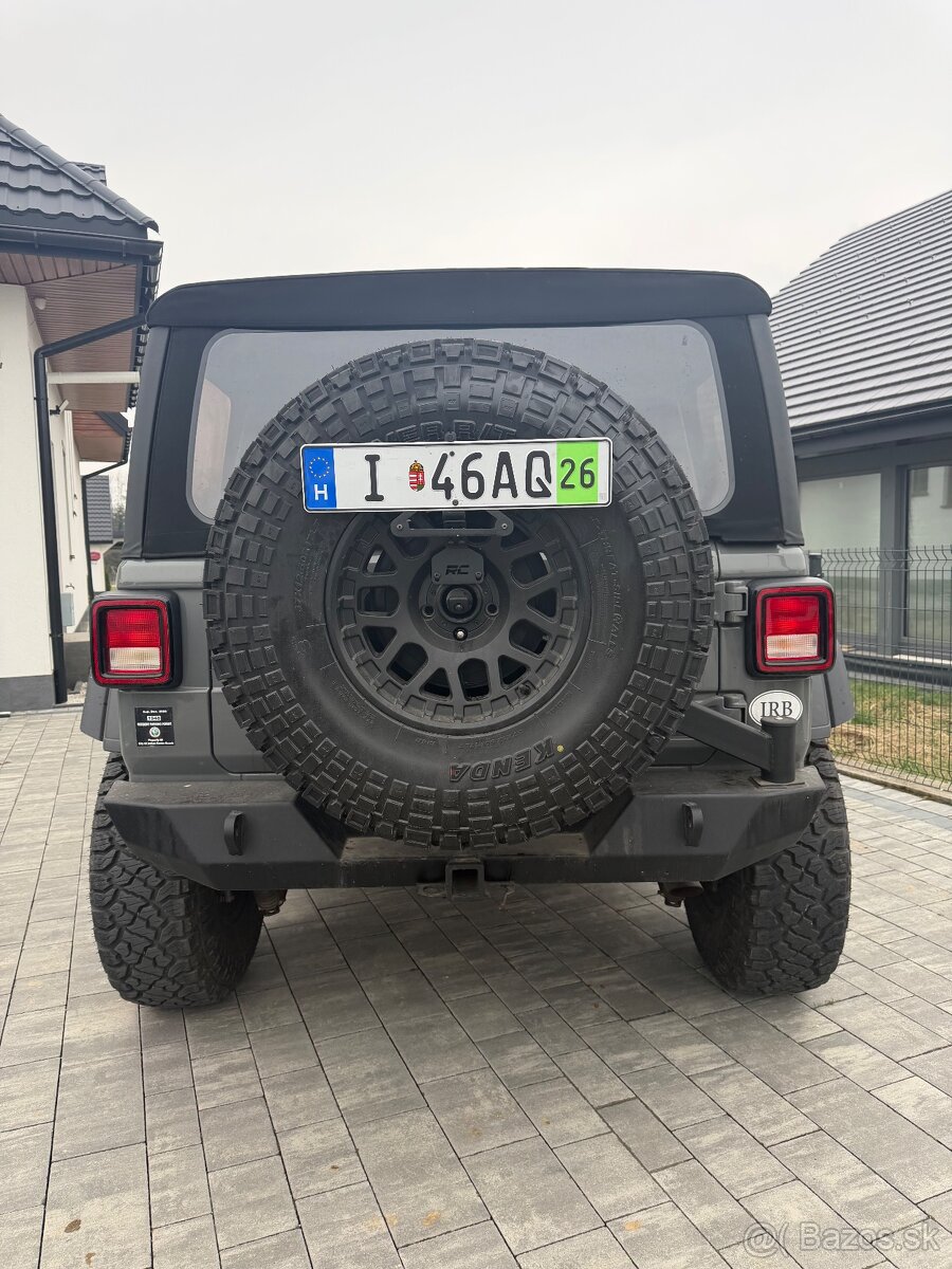 Jeep Wrangler - 8