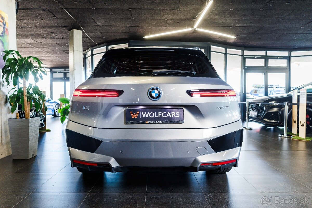 BMW iX 40 xDrive - 8